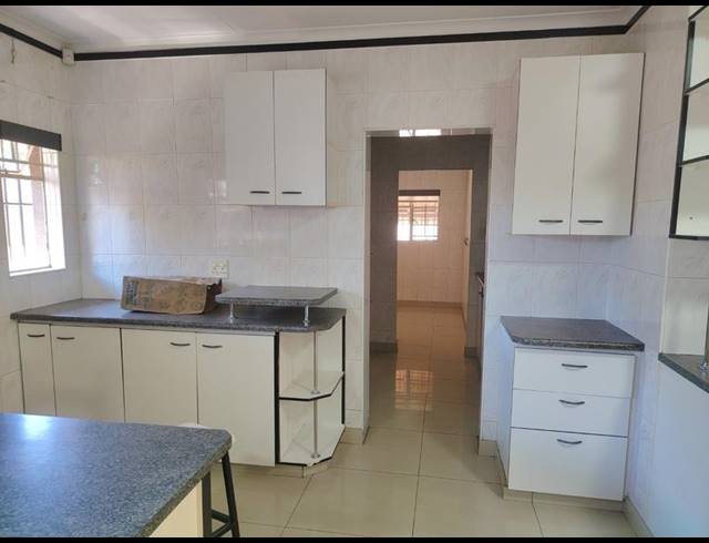 4 BEDROOM HOUSE FOR SALE IN VAALPARK